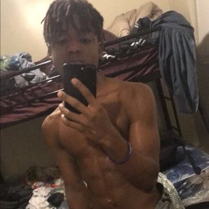 Meet your Posher, Deandre